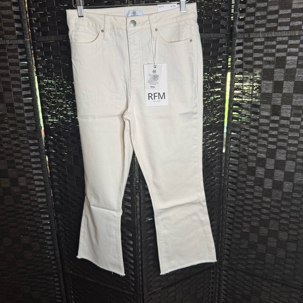 RFM Mia Boot Cut Denim Jeans Size 9/29 in Off White NWT